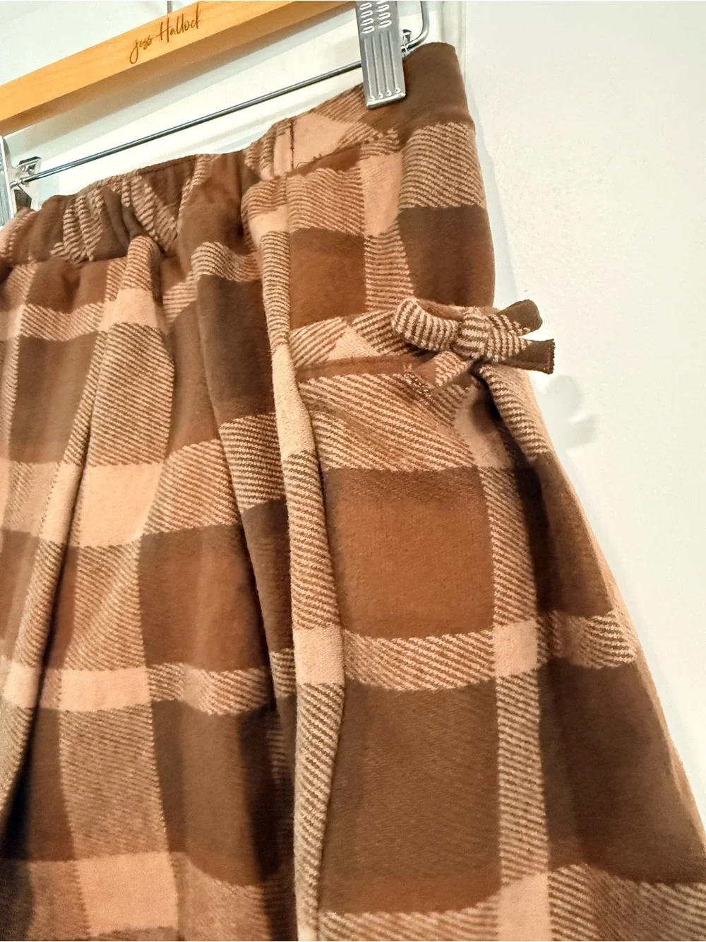 Tahari Girls Brown Tan Plaid Pleated Skirt Size 11/12 NWOT